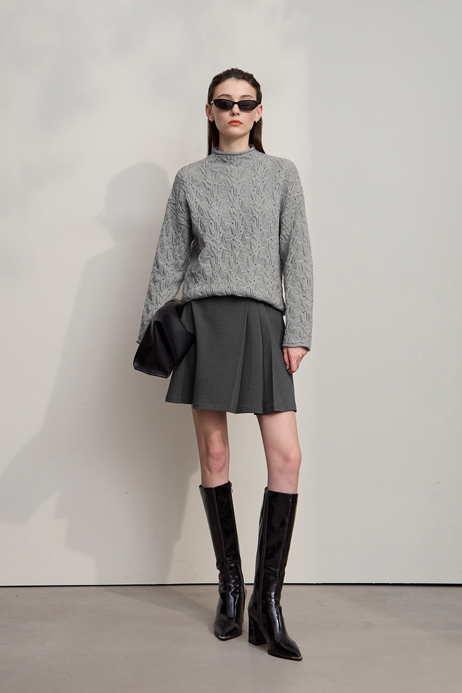 Mid-Length Turtleneck Cable Knit Sweater|AMII-AMII.com