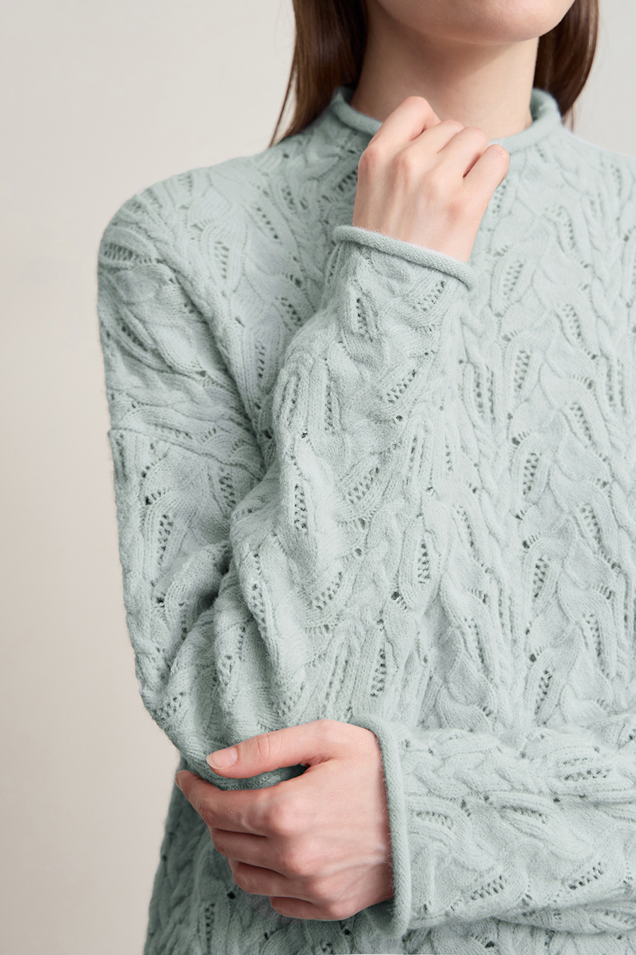 Mid-Length Turtleneck Cable Knit Sweater|AMII-AMII.com