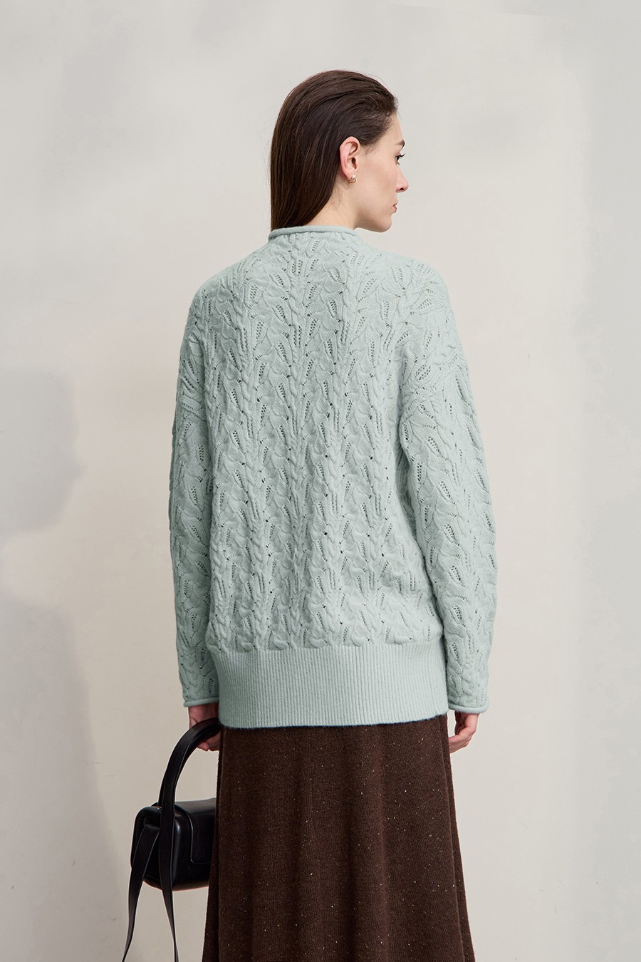 Mid-Length Turtleneck Cable Knit Sweater|AMII-AMII.com