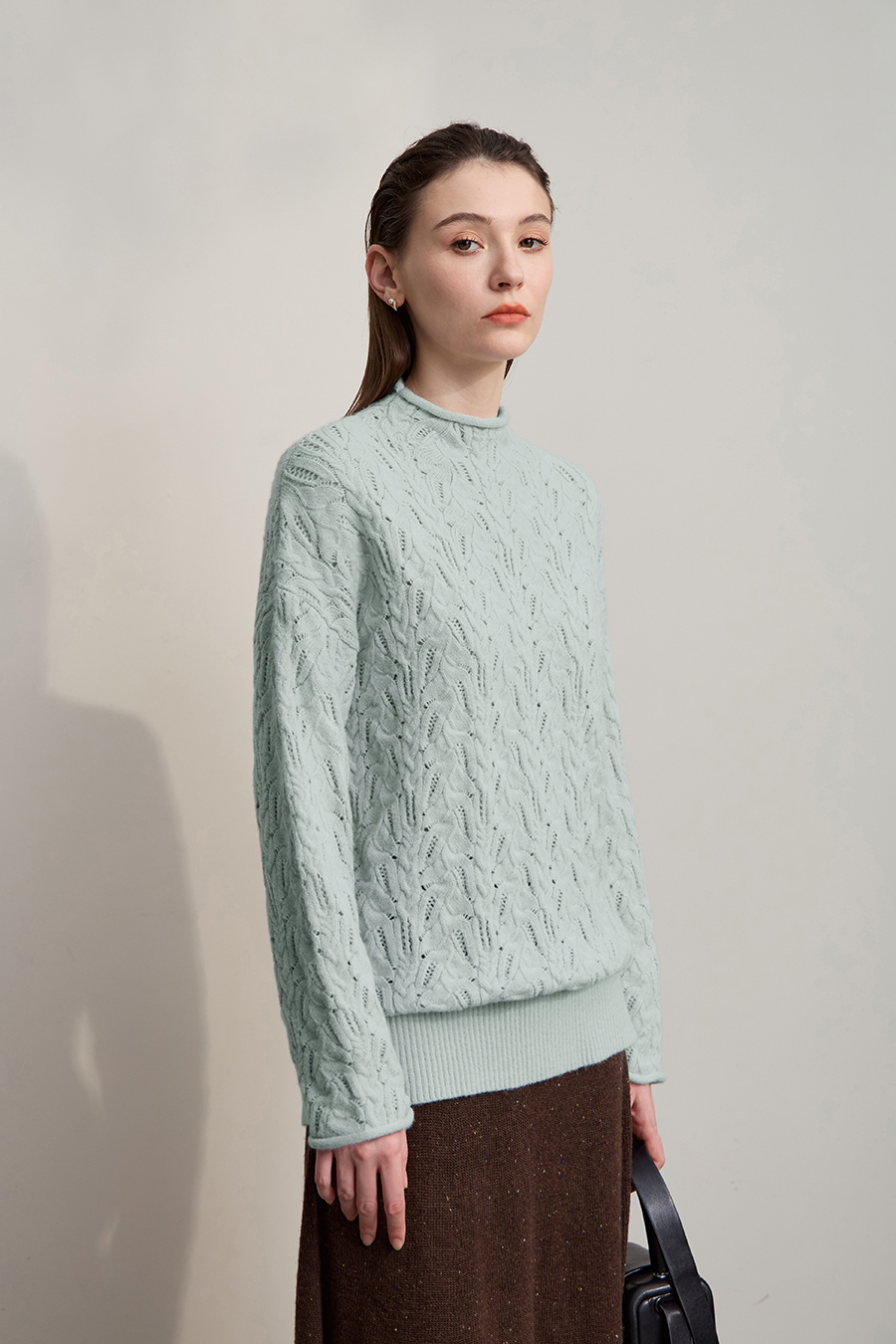 Mid-Length Turtleneck Cable Knit Sweater|AMII-AMII.com