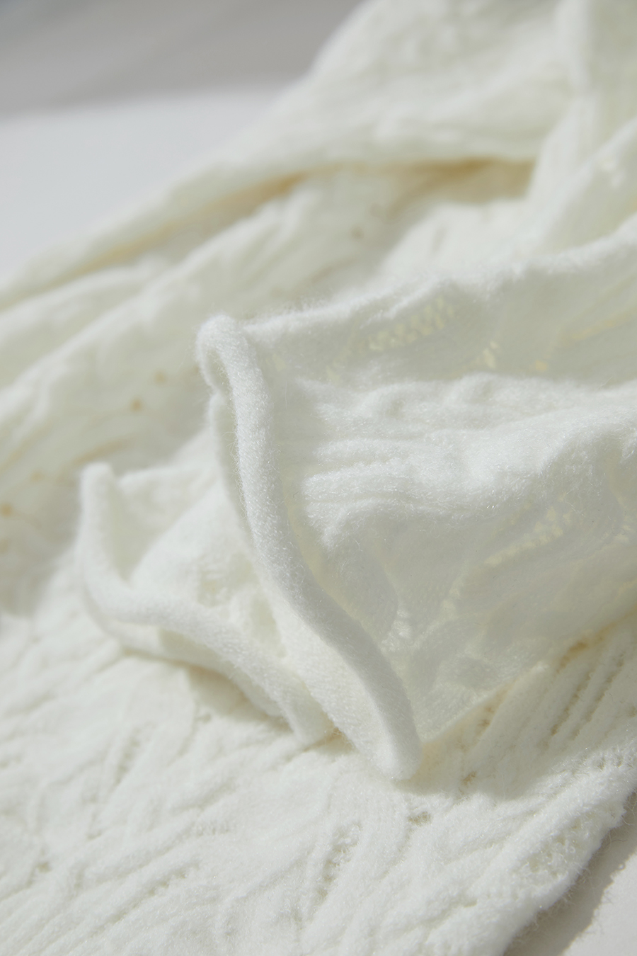 Mid-Length Turtleneck Cable Knit Sweater|AMII-AMII.com