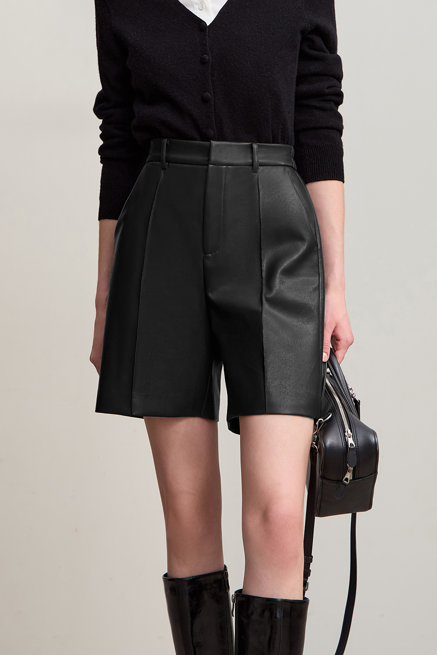 Casual Versatile Leather Shorts|AMII-AMII.com