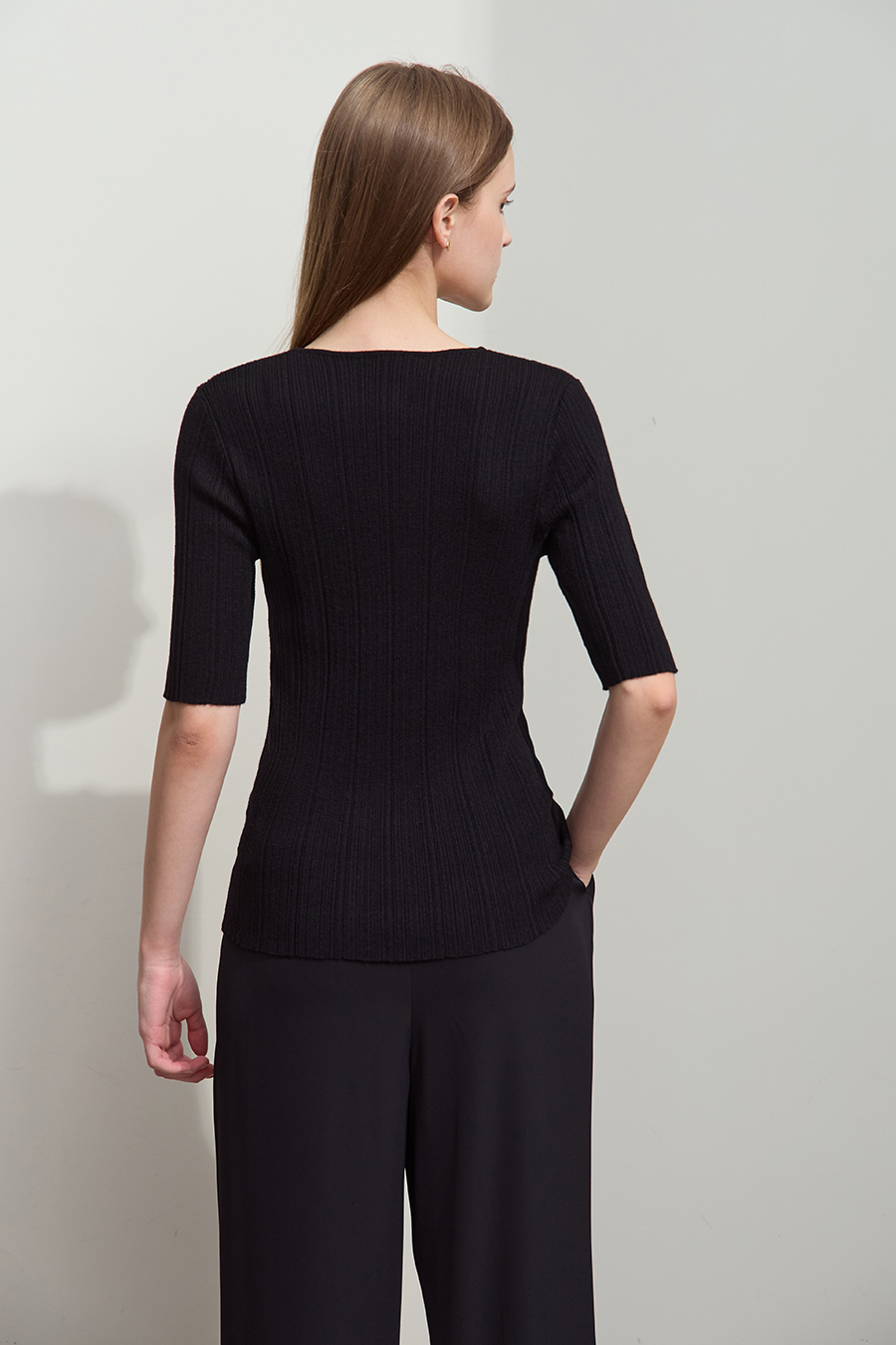 Droplet Neck Mid-sleeve Knit Top