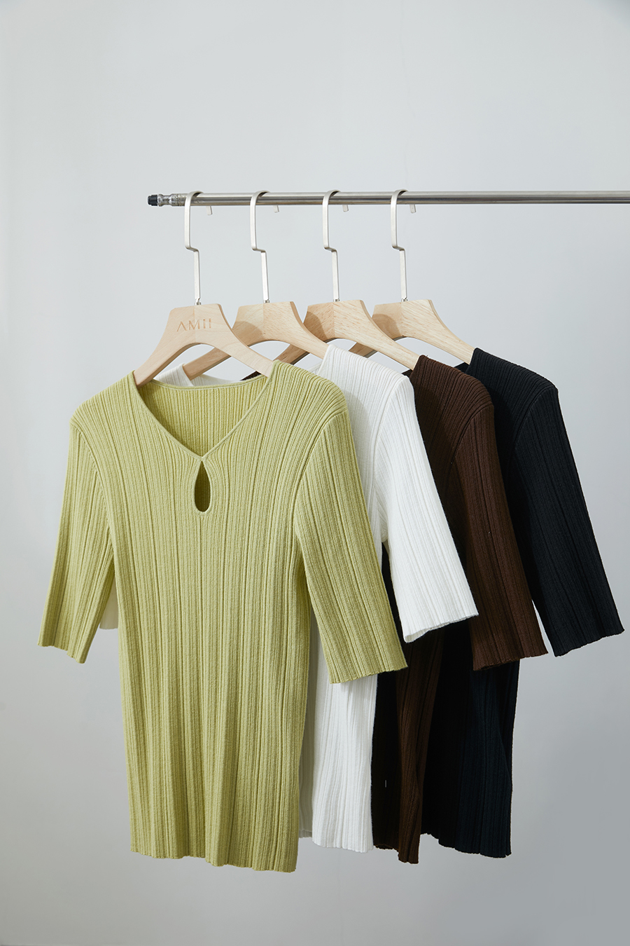 Droplet Neck Mid-sleeve Knit Top