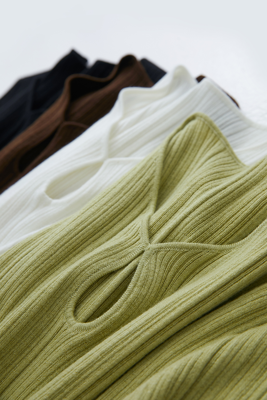 Droplet Neck Mid-sleeve Knit Top