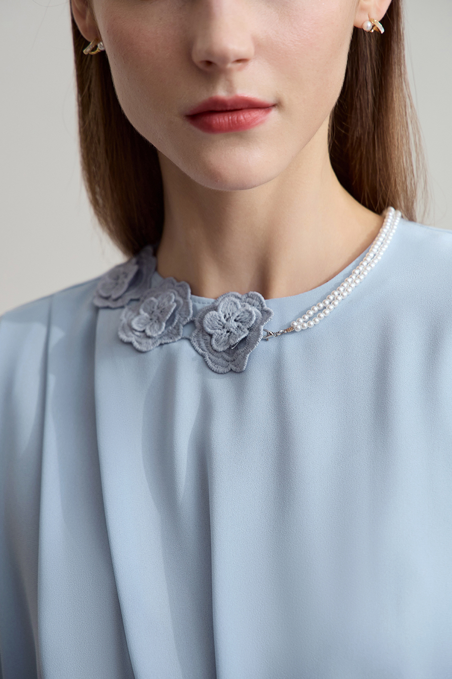 Removable Chain Chiffon Blouse