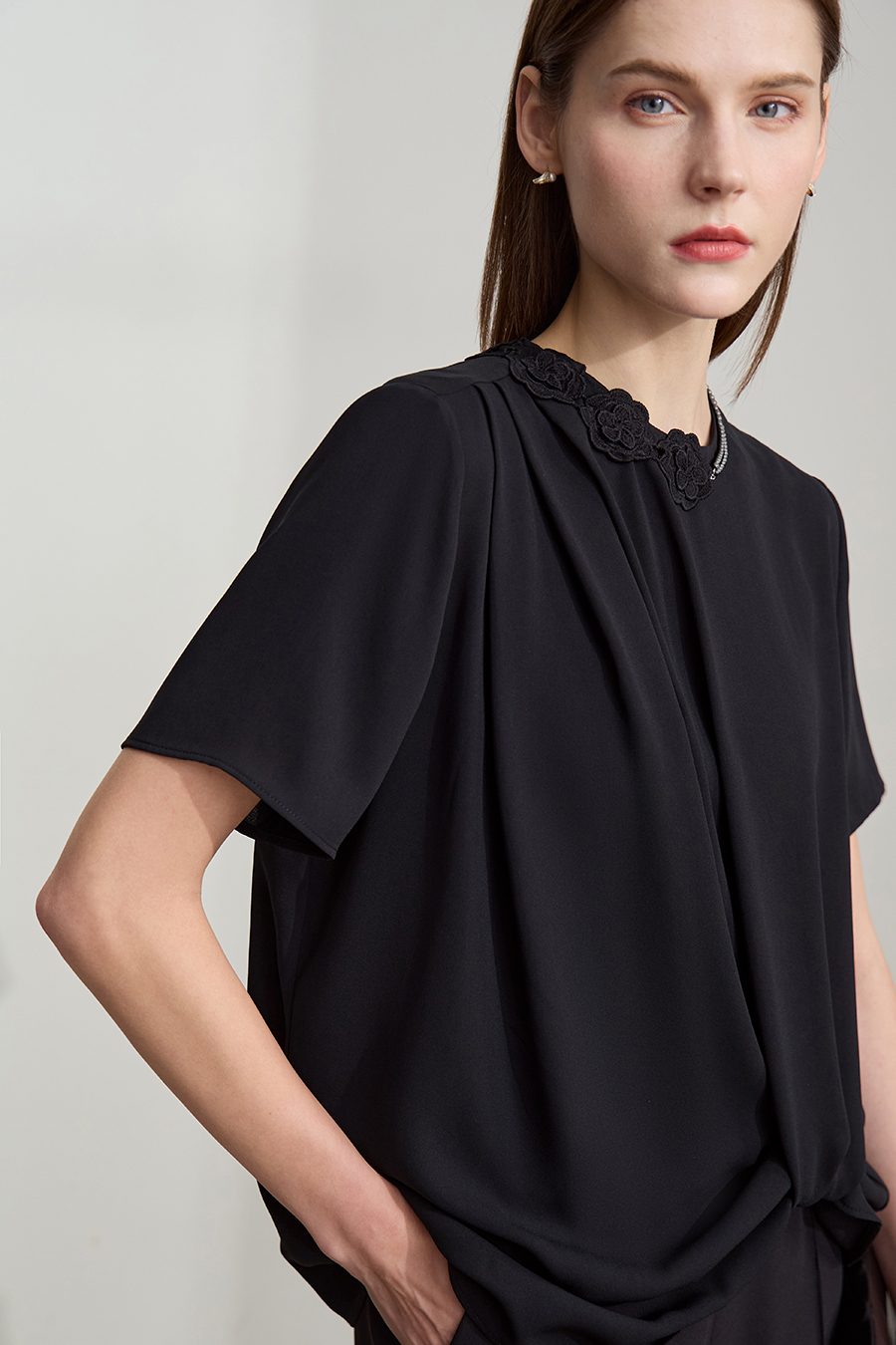 Removable Chain Chiffon Blouse