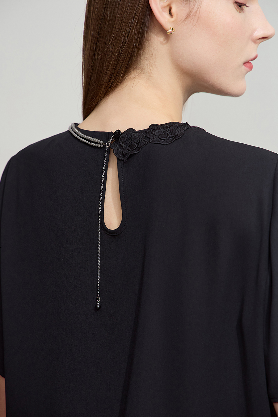Removable Chain Chiffon Blouse