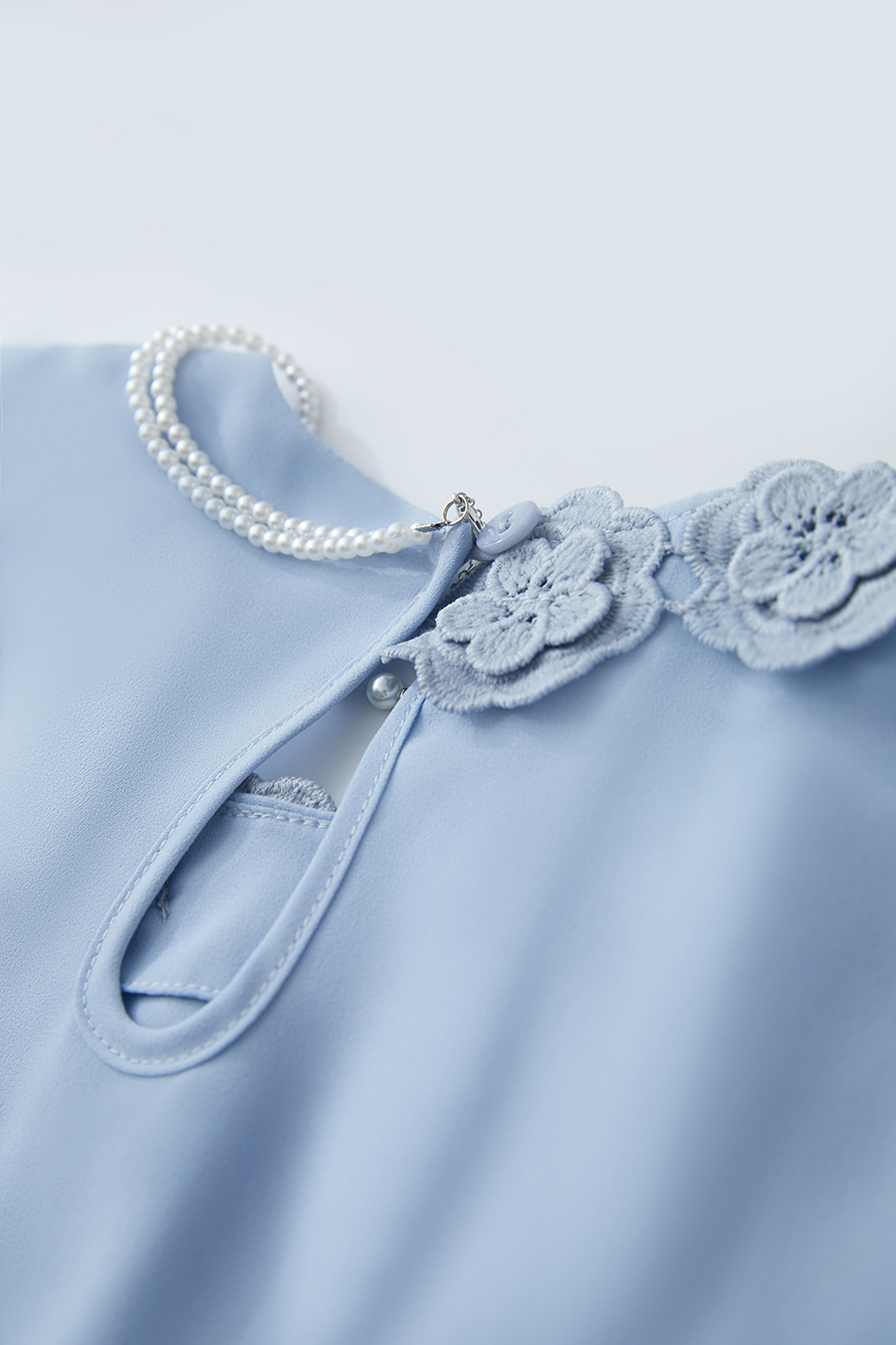 Removable Chain Chiffon Blouse