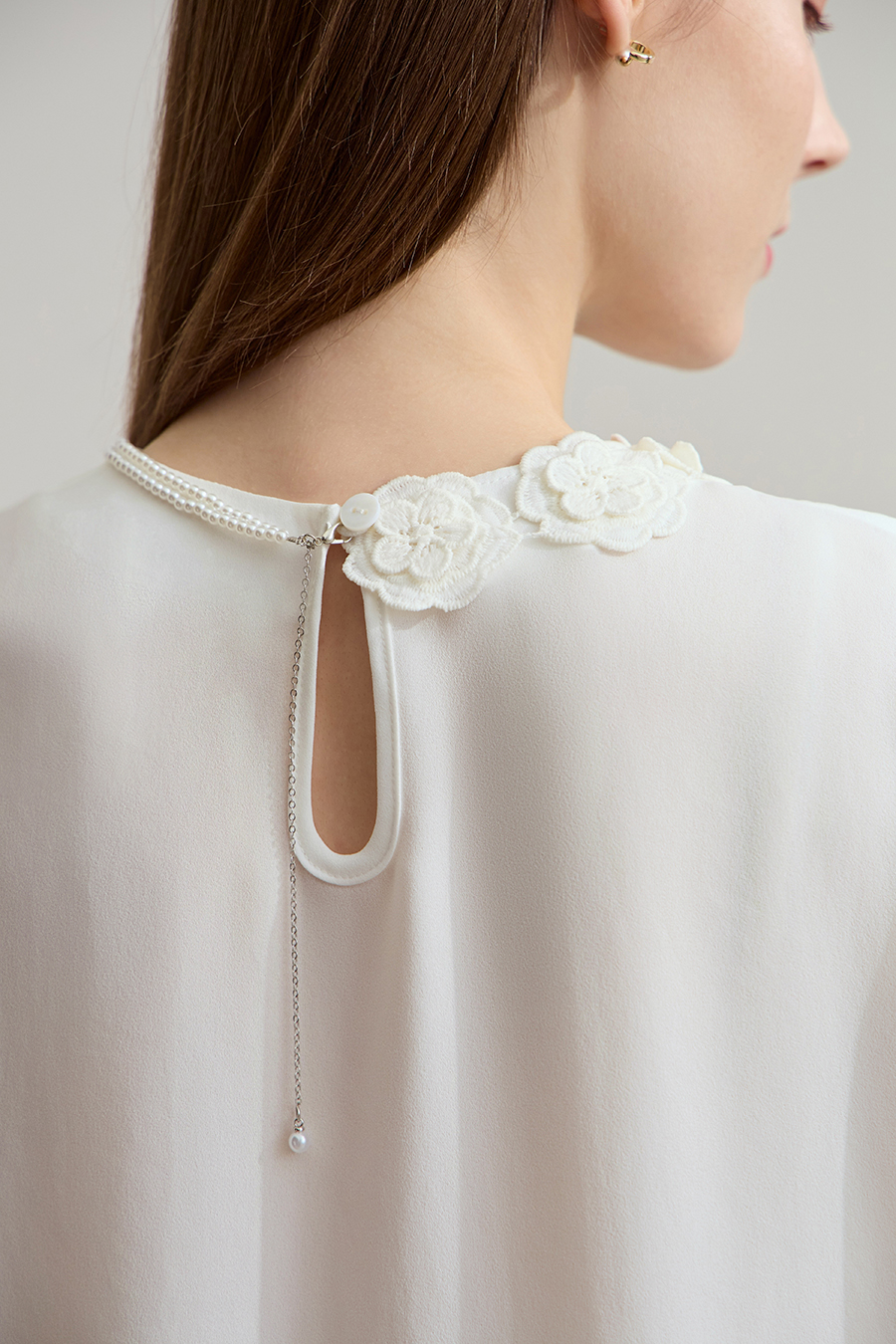 Removable Chain Chiffon Blouse