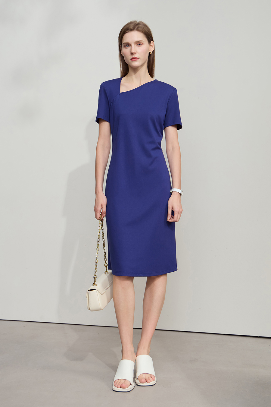 Diagonal V-neck Waist-tied Dress