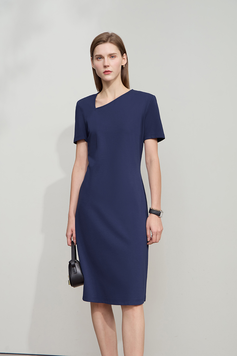 Diagonal V-neck Waist-tied Dress