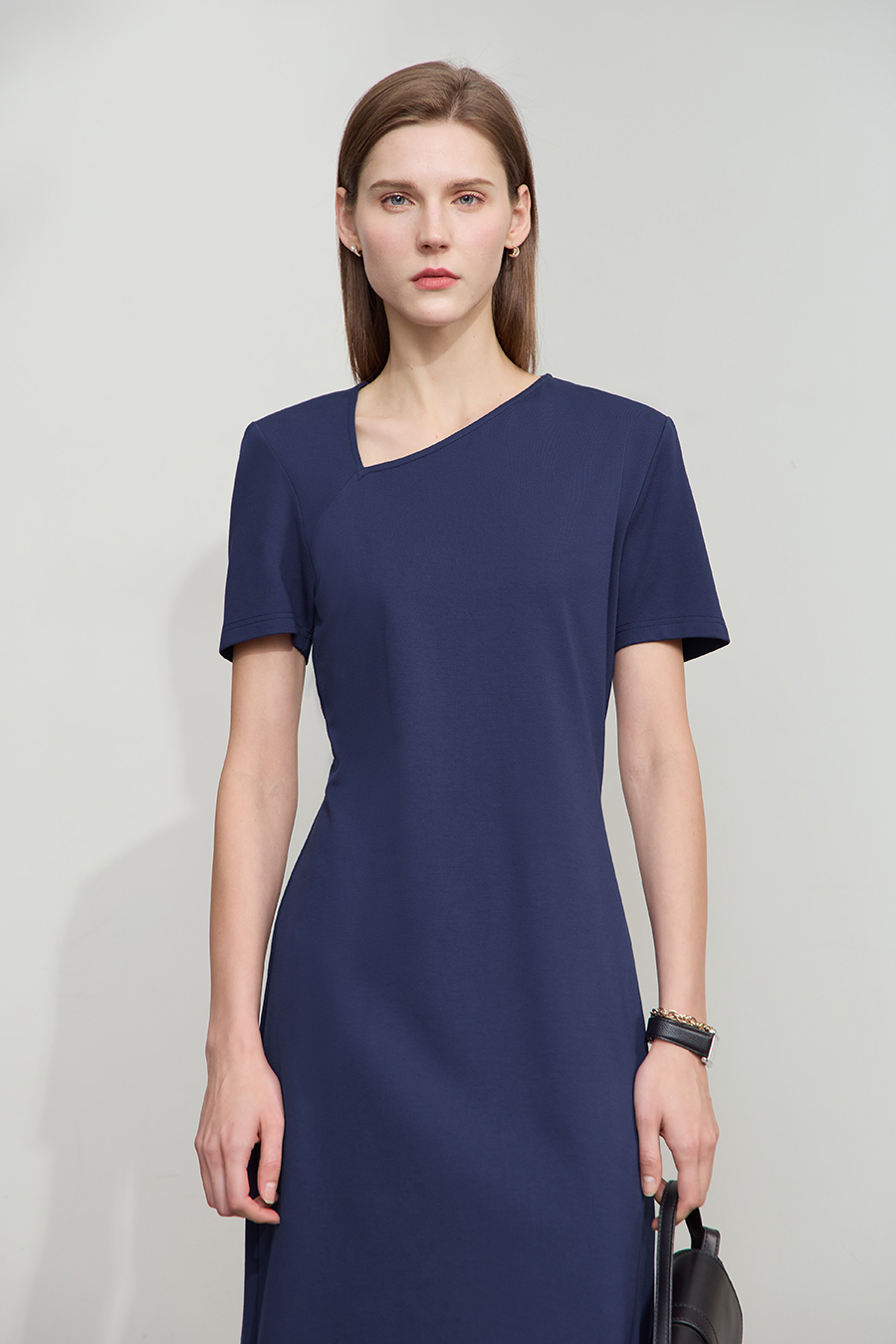 Diagonal V-neck Waist-tied Dress