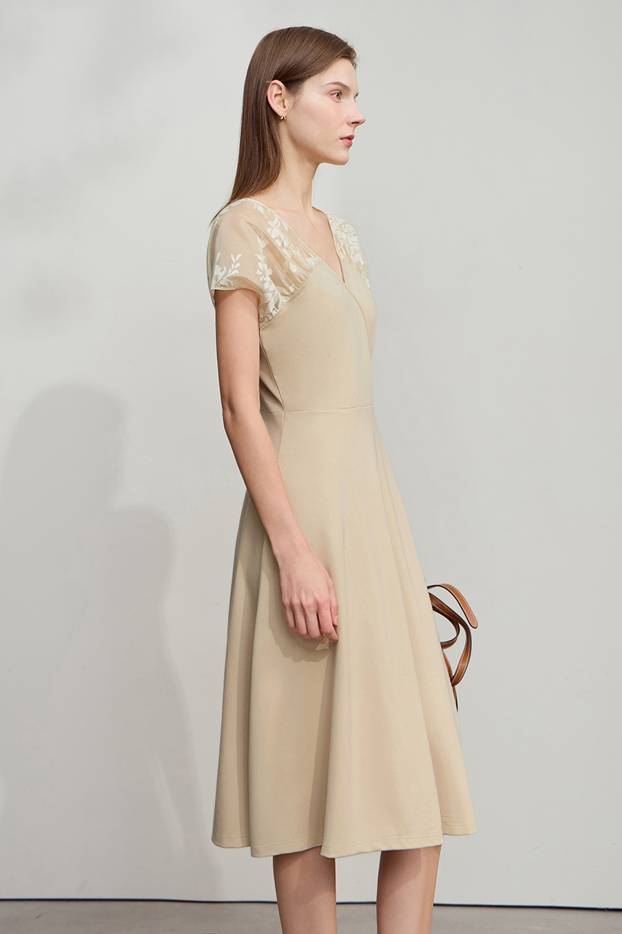 Waist-defined A-line dress|AMII