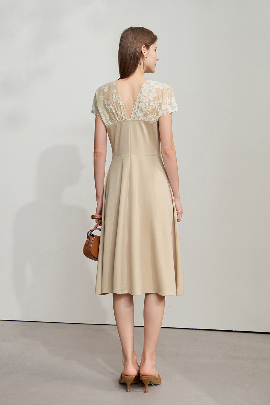 Waist-defined A-line dress|AMII
