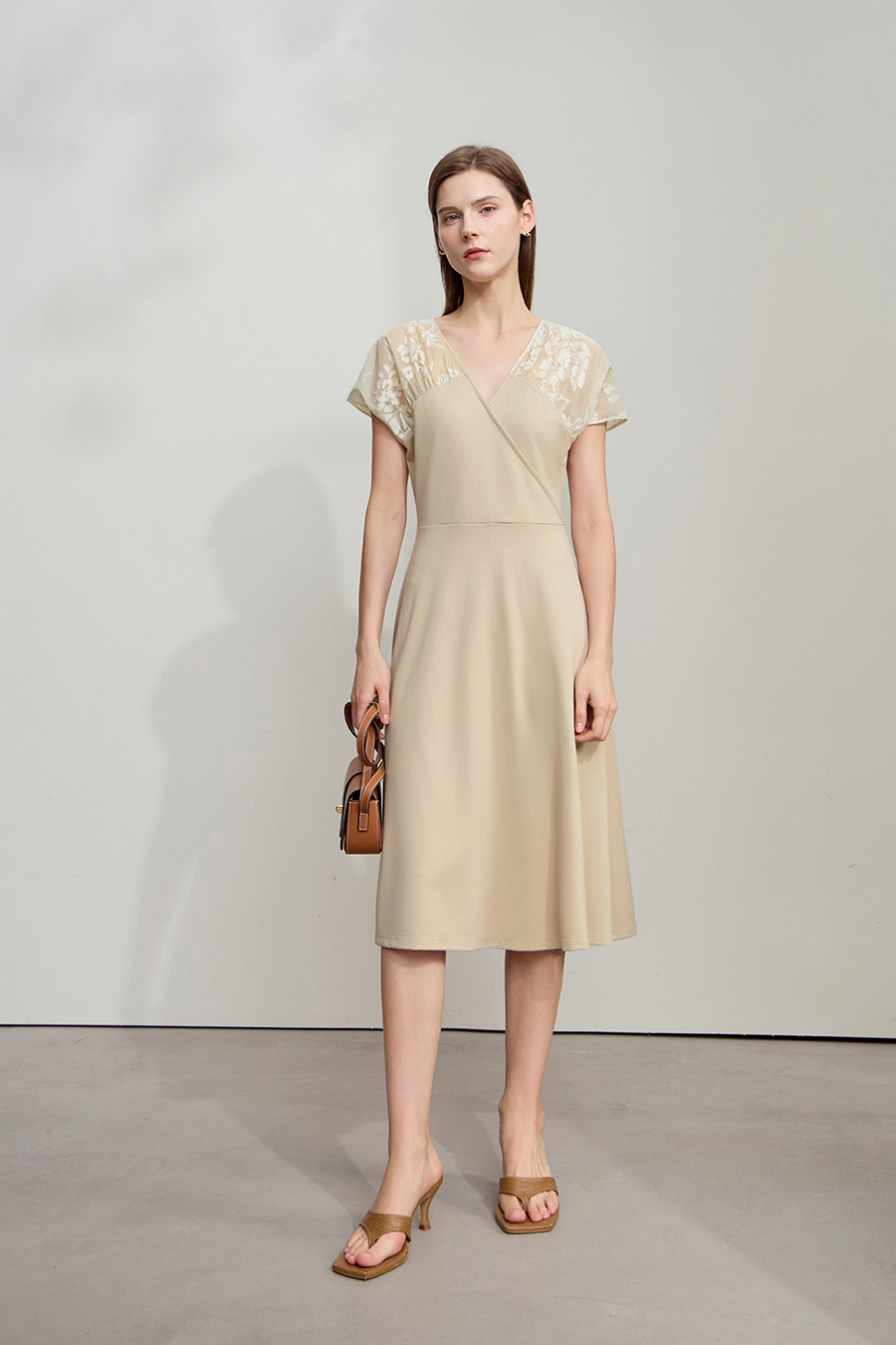 Waist-defined A-line dress|AMII