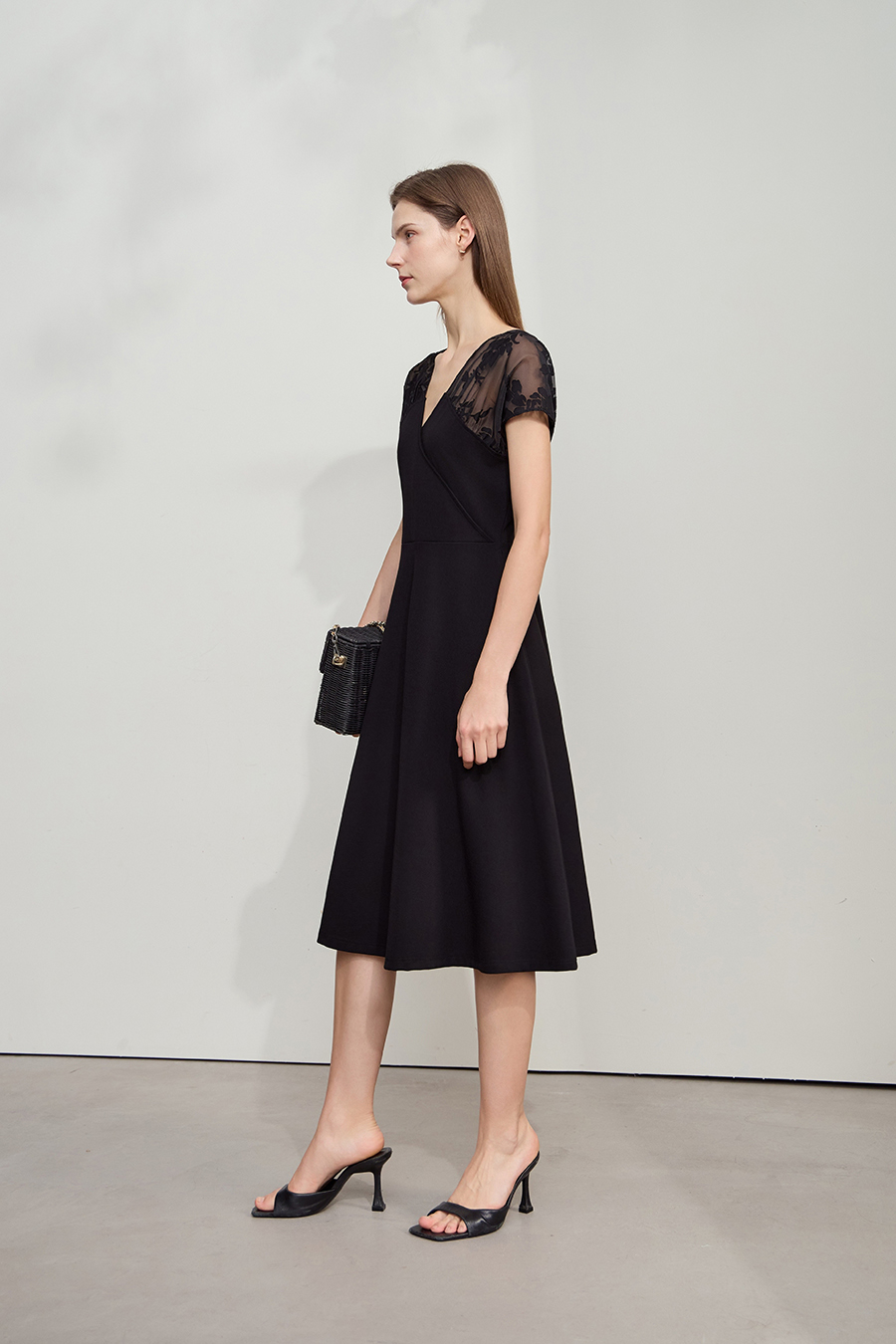 Waist-defined A-line dress|AMII
