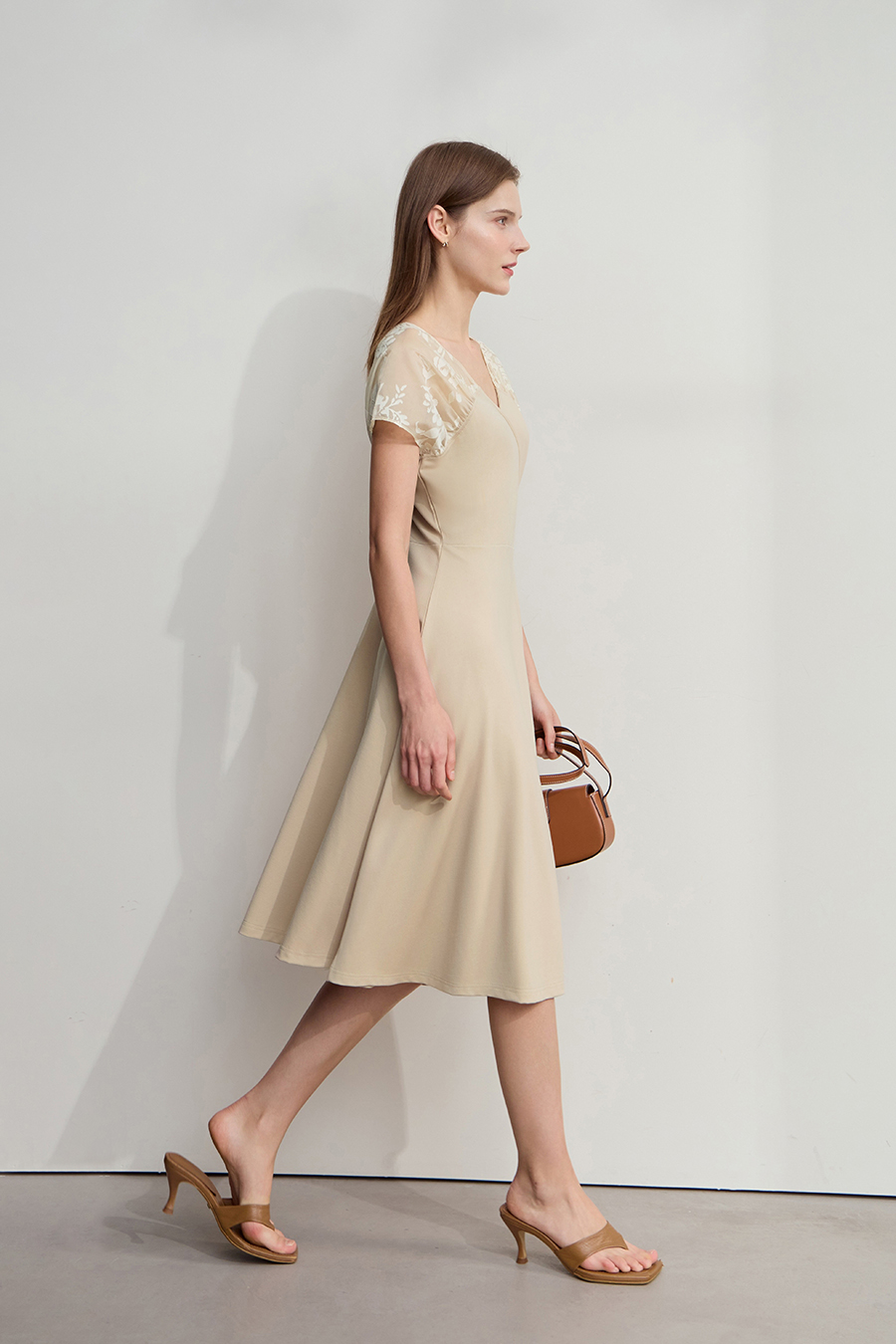 Waist-defined A-line dress|AMII