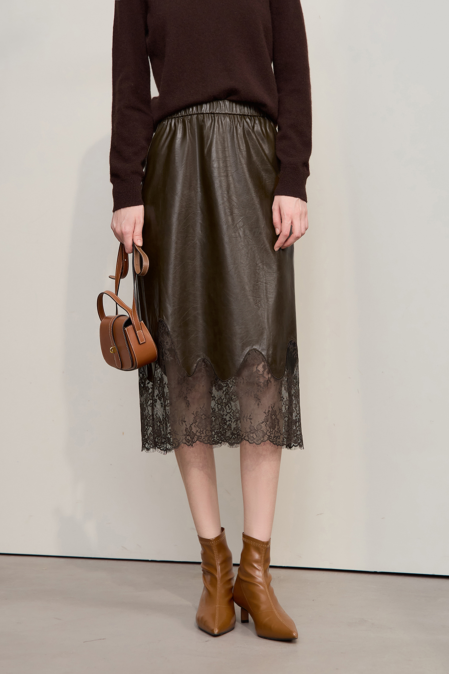 Leather Skirt with Lace Trim|AMII-AMII.com