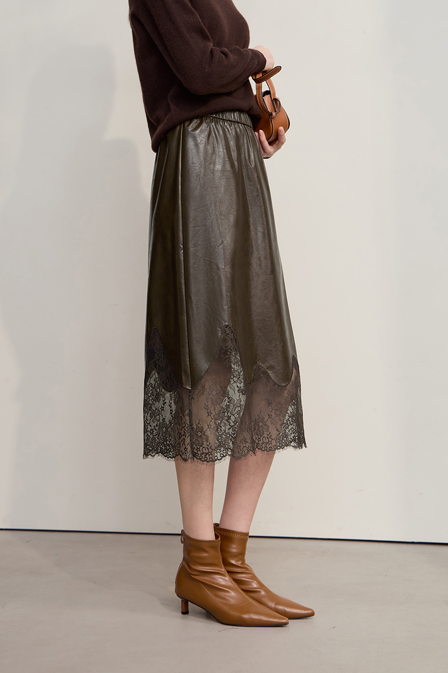 Leather Skirt with Lace Trim|AMII-AMII.com