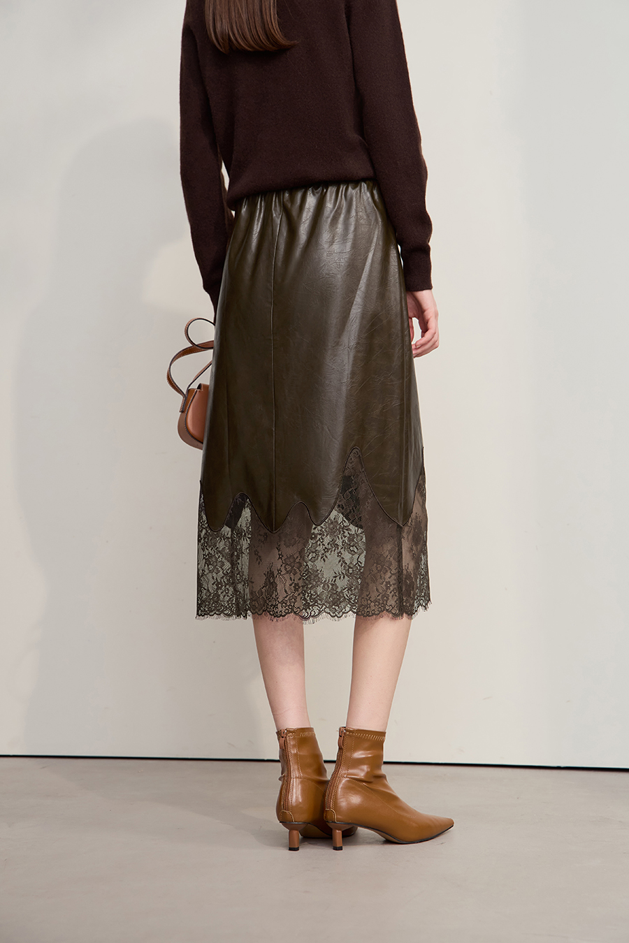 Leather Skirt with Lace Trim|AMII-AMII.com
