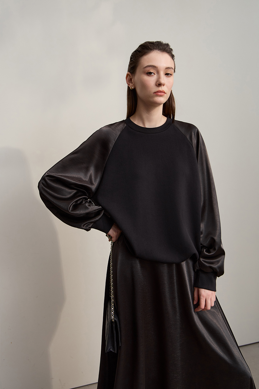 Air Layer Patchwork Satin Sweatshirt