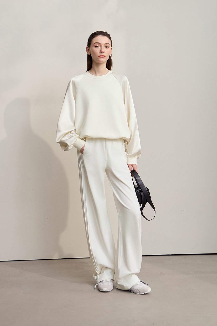 Air Layer Patchwork Satin Sweatshirt