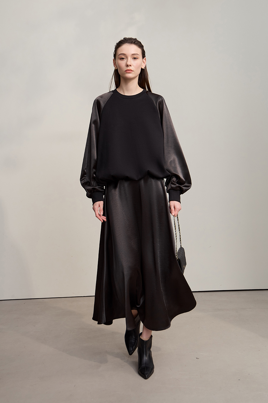 Air Layer Patchwork Satin Sweatshirt