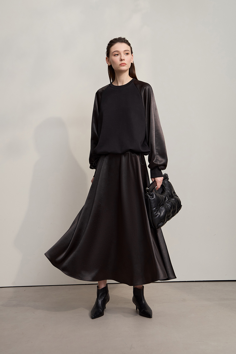 Air Layer Patchwork Satin Sweatshirt