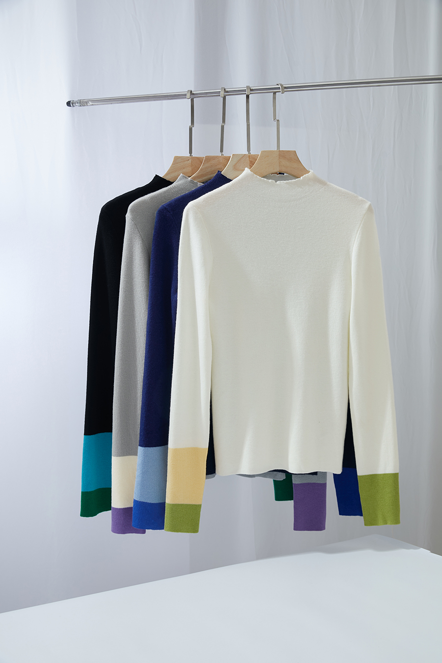 Slim Color - block Mock Neck Knitted Top|AMII-AMII.com