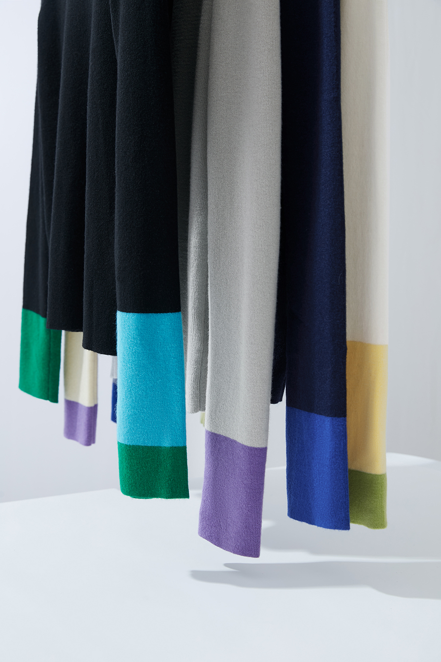 Slim Color - block Mock Neck Knitted Top|AMII-AMII.com