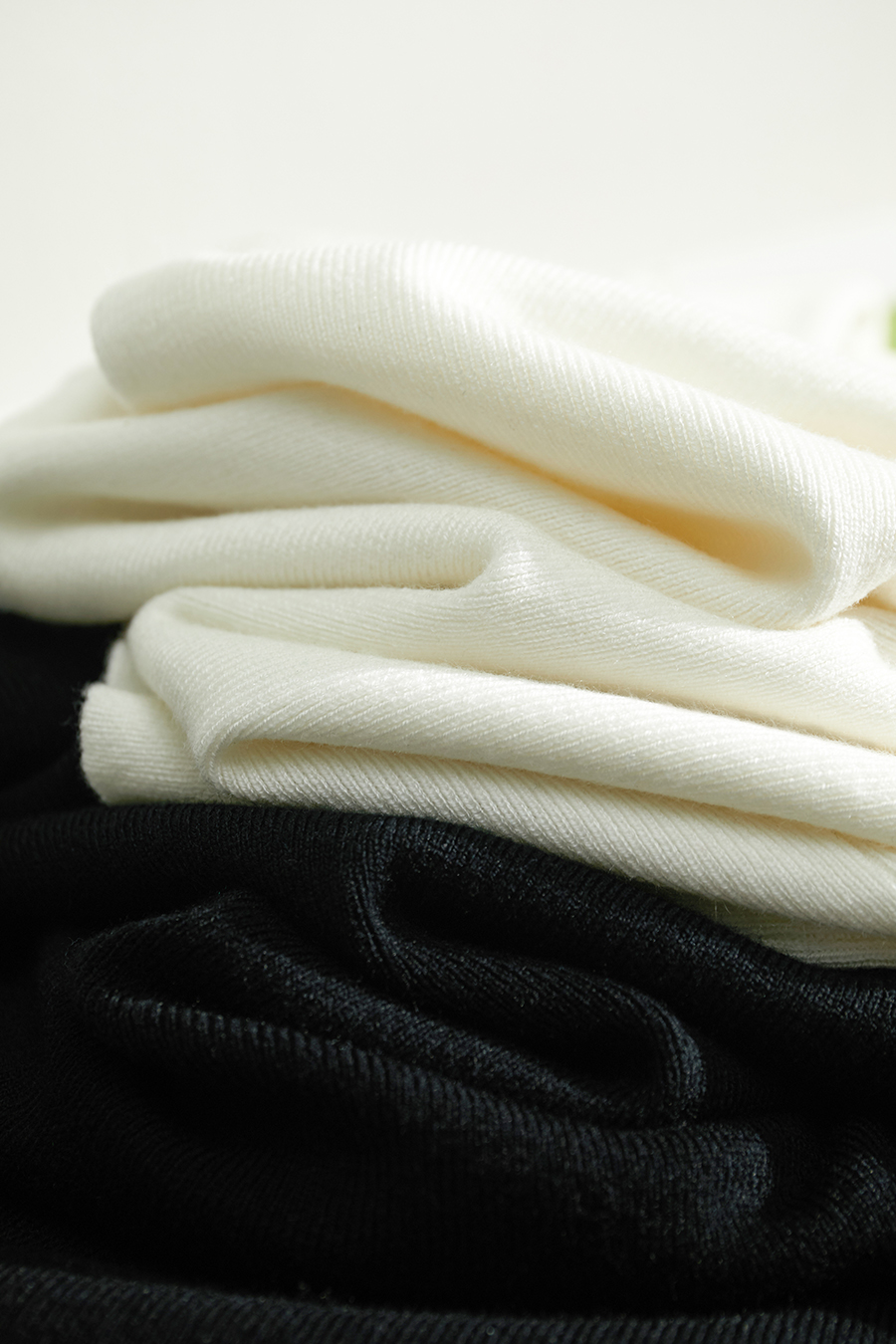 Slim Color - block Mock Neck Knitted Top|AMII-AMII.com