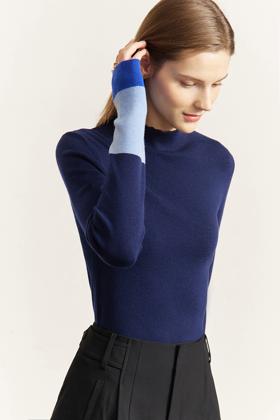 Slim Color - block Mock Neck Knitted Top|AMII-AMII.com