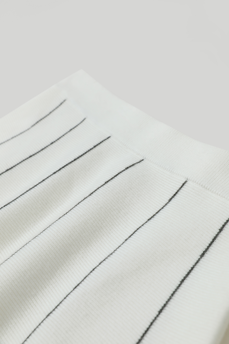 Fringed Raw - edge Skirt|AMII-AMII.com