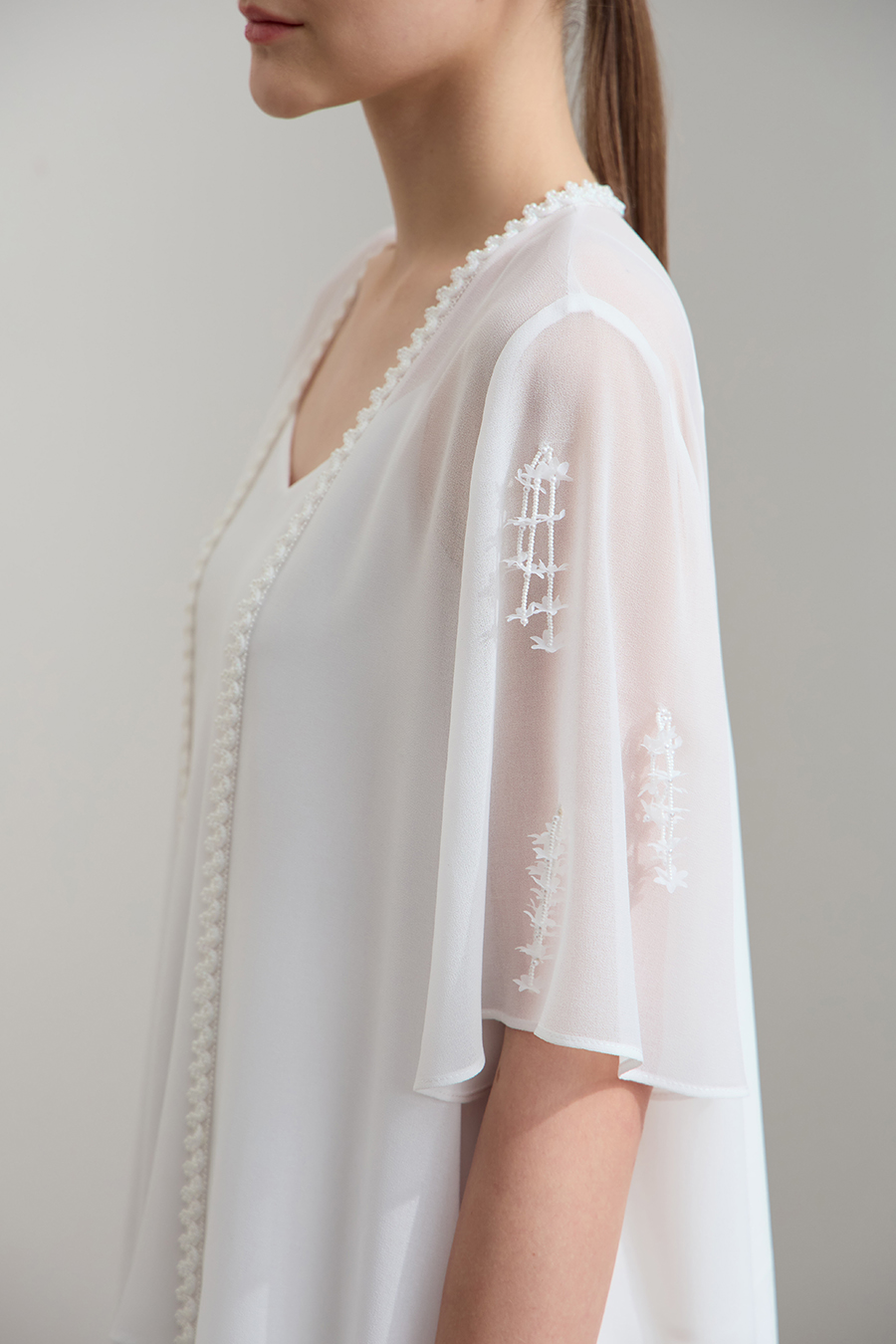 Floral beaded chiffon blouse|AMII