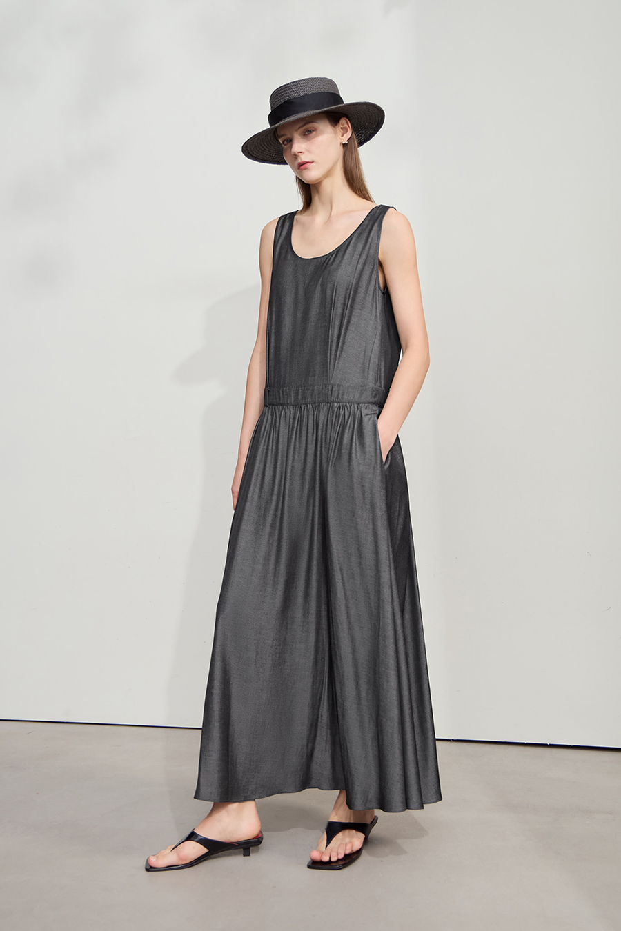 U-neck Gathered Dress