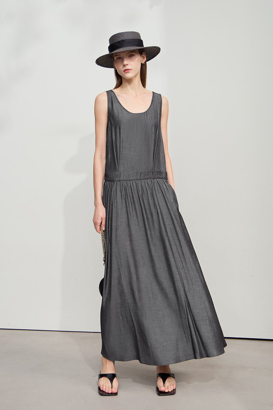 U-neck Gathered Dress