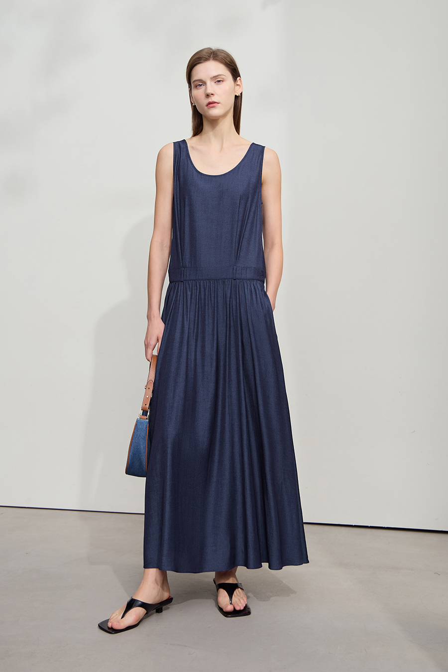 U-neck Gathered Dress