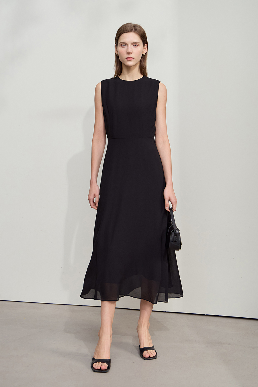 Crew Neck Sleeveless Chiffon Dress