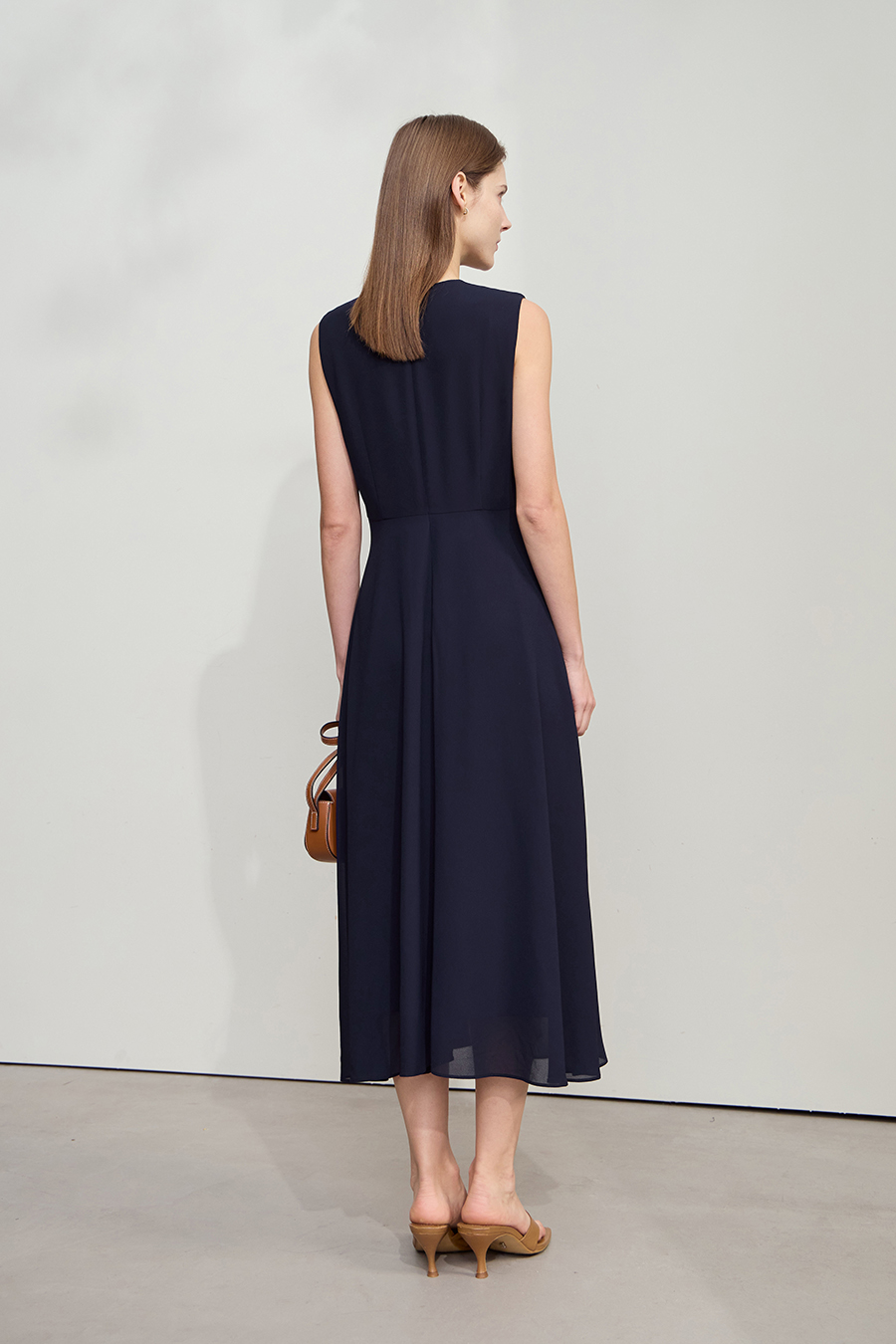 Crew Neck Sleeveless Chiffon Dress