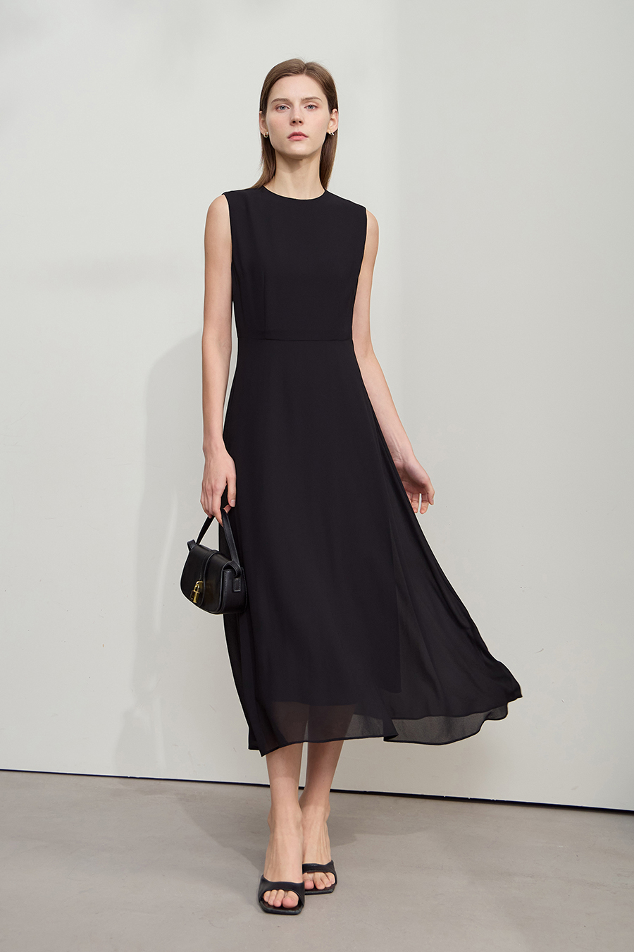 Crew Neck Sleeveless Chiffon Dress
