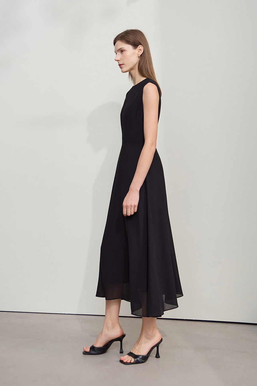 Crew Neck Sleeveless Chiffon Dress