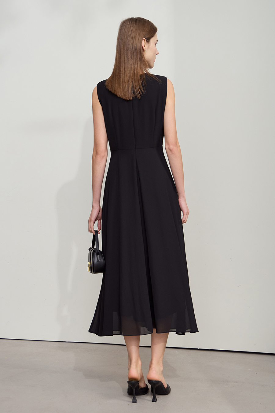 Crew Neck Sleeveless Chiffon Dress