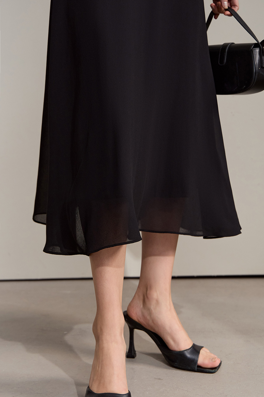 Crew Neck Sleeveless Chiffon Dress