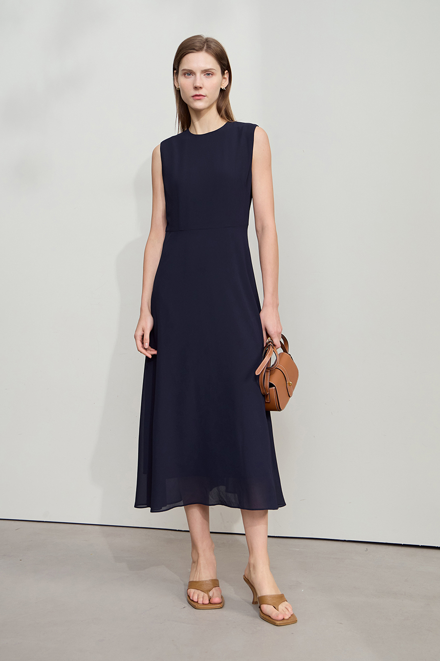 Crew Neck Sleeveless Chiffon Dress