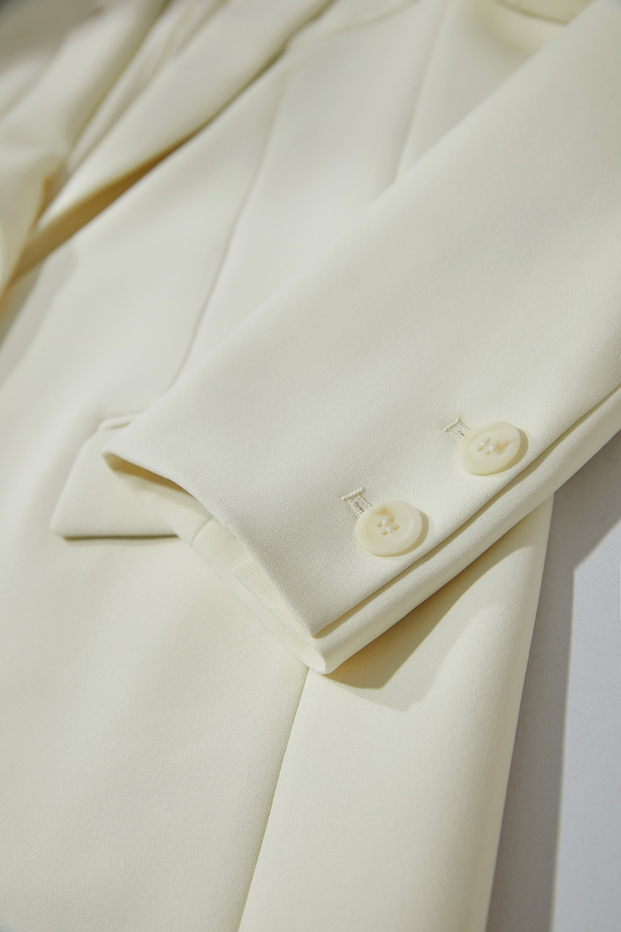 Notch Lapel Padded Shoulder Suit|AMII-AMII.com