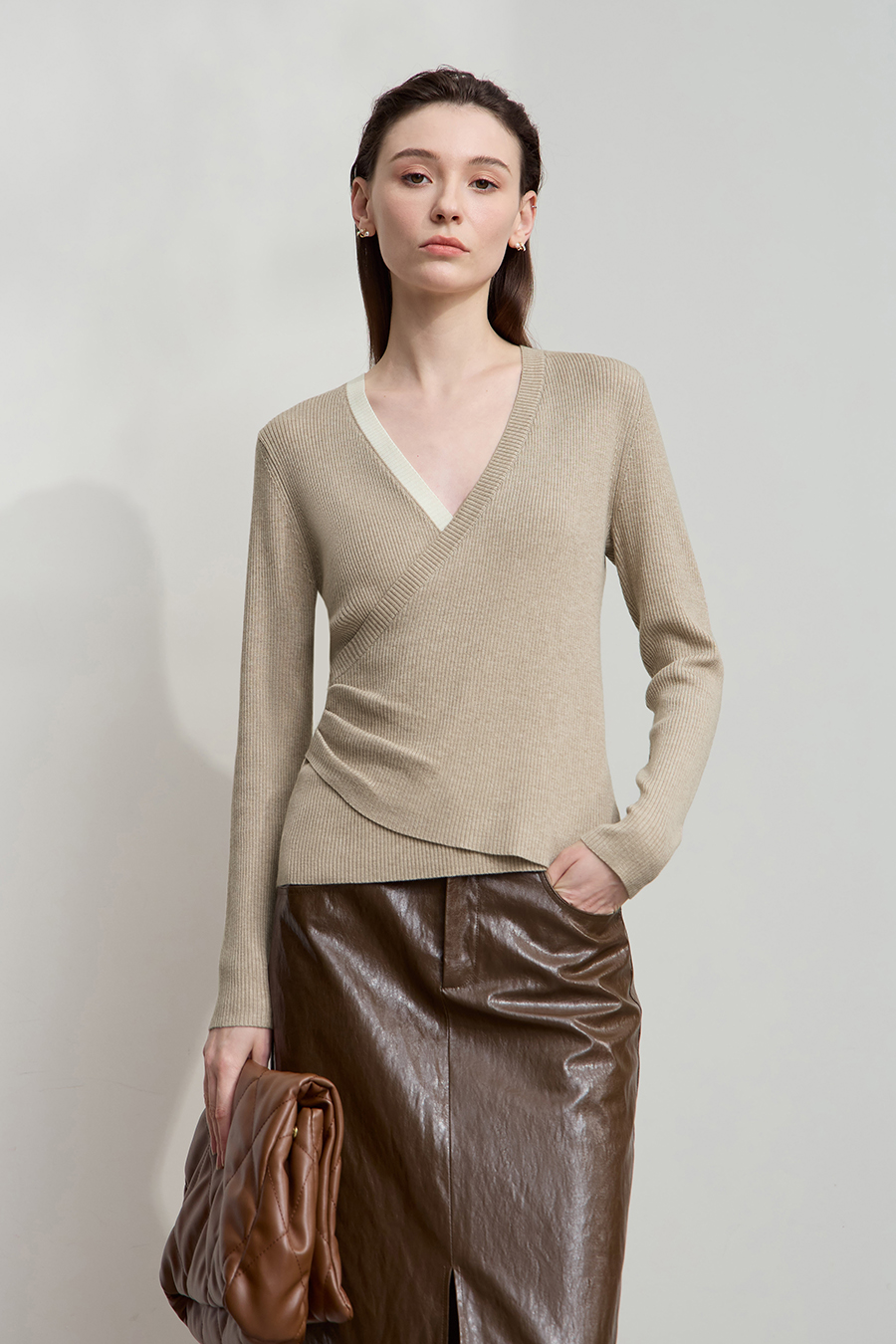 Slim Fit V-Neck Waist-Cinched Sweater|AMII-AMII.com