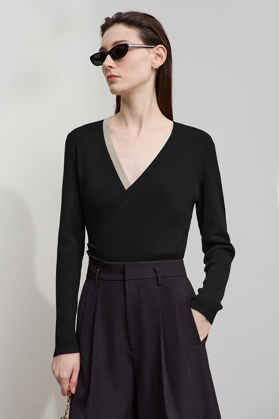 Slim Fit V-Neck Waist-Cinched Sweater|AMII-AMII.com