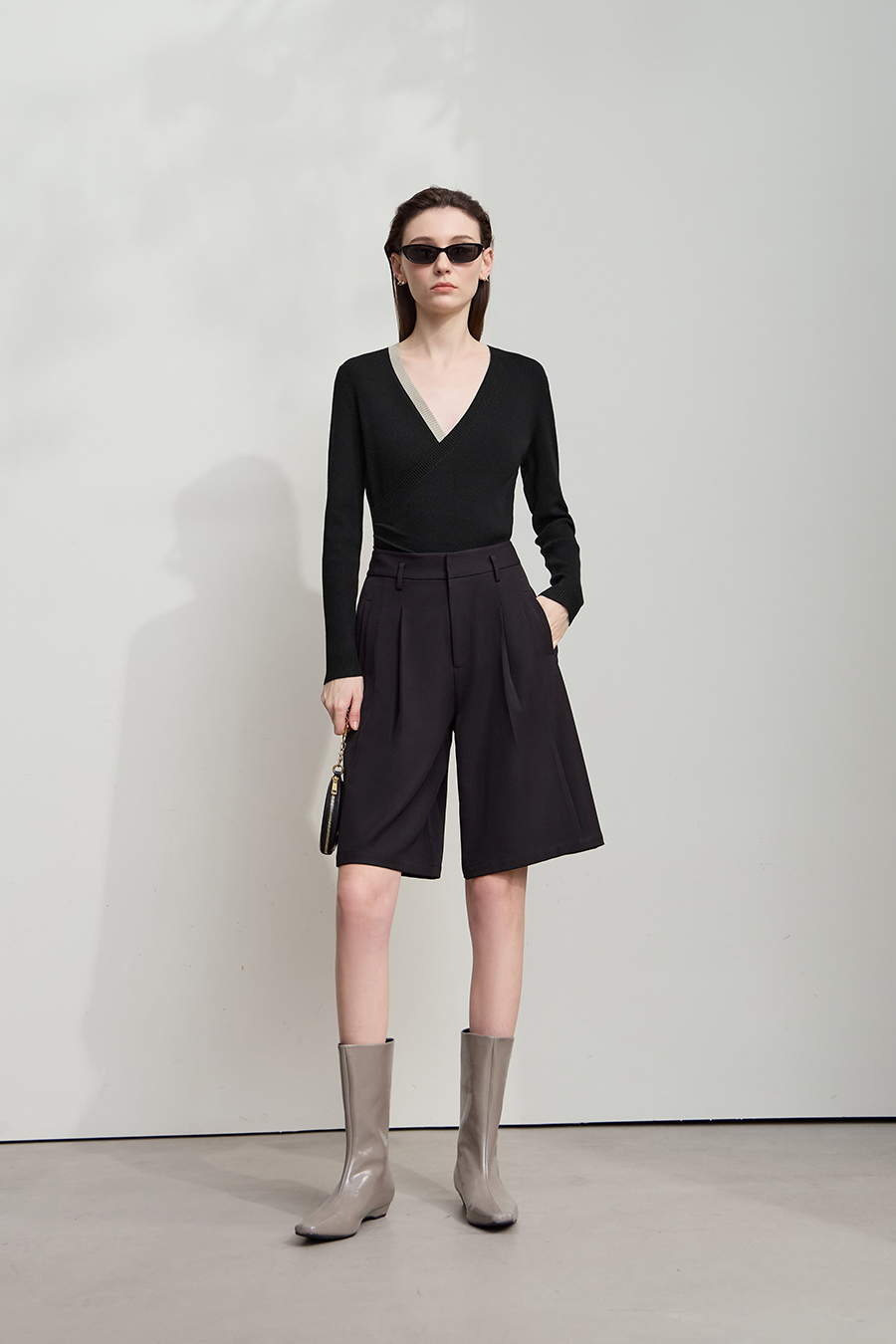 Slim Fit V-Neck Waist-Cinched Sweater|AMII-AMII.com