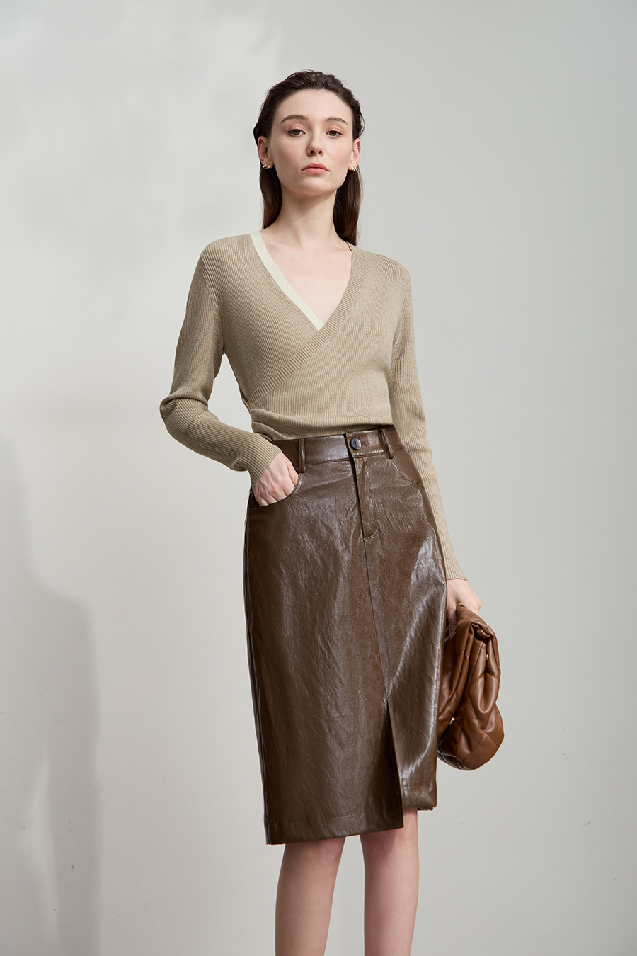 Slim Fit V-Neck Waist-Cinched Sweater|AMII-AMII.com